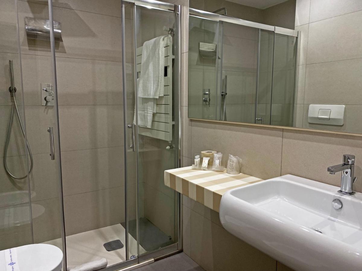 Double or Twin Room,1259199190:JPEG